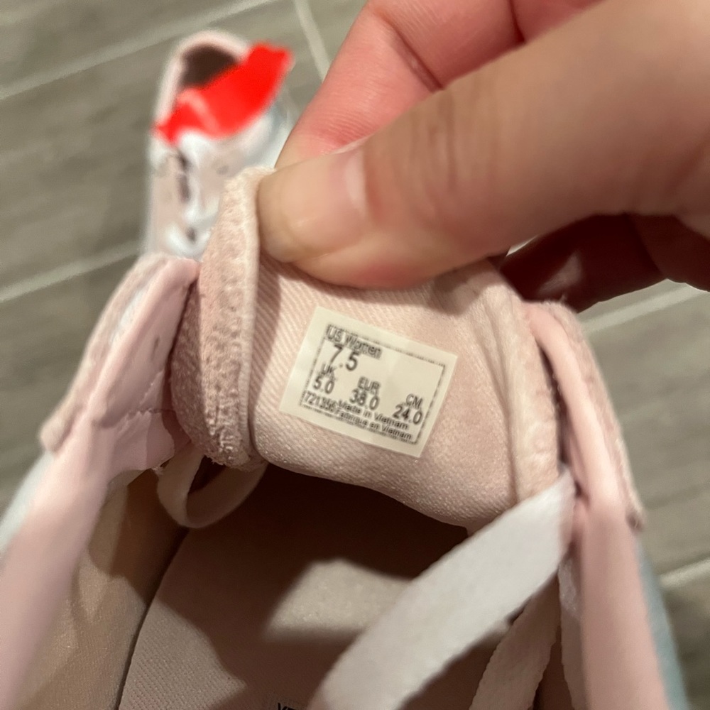 Vans womens pink shoes size 7.5 old skool platform - Picture 7 of 7